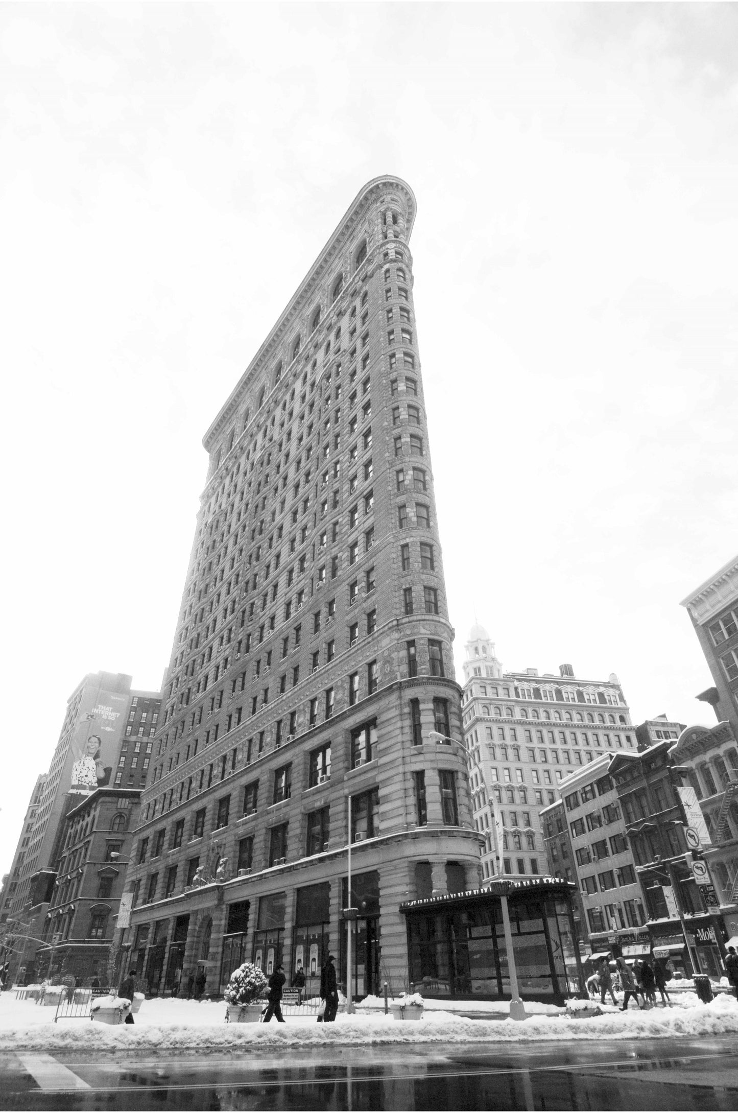 Alessandra Mattanza | FREEDOM OF FORMS, Flatiron Building, New York. The Flatiron Building is an icon of New York City. Available as a photographic print on acrylic glass.