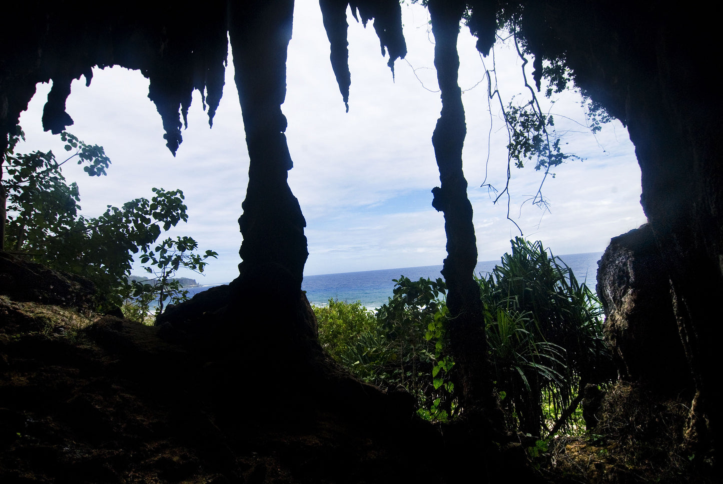 SHADOWS OF ROCK, French Polynesia