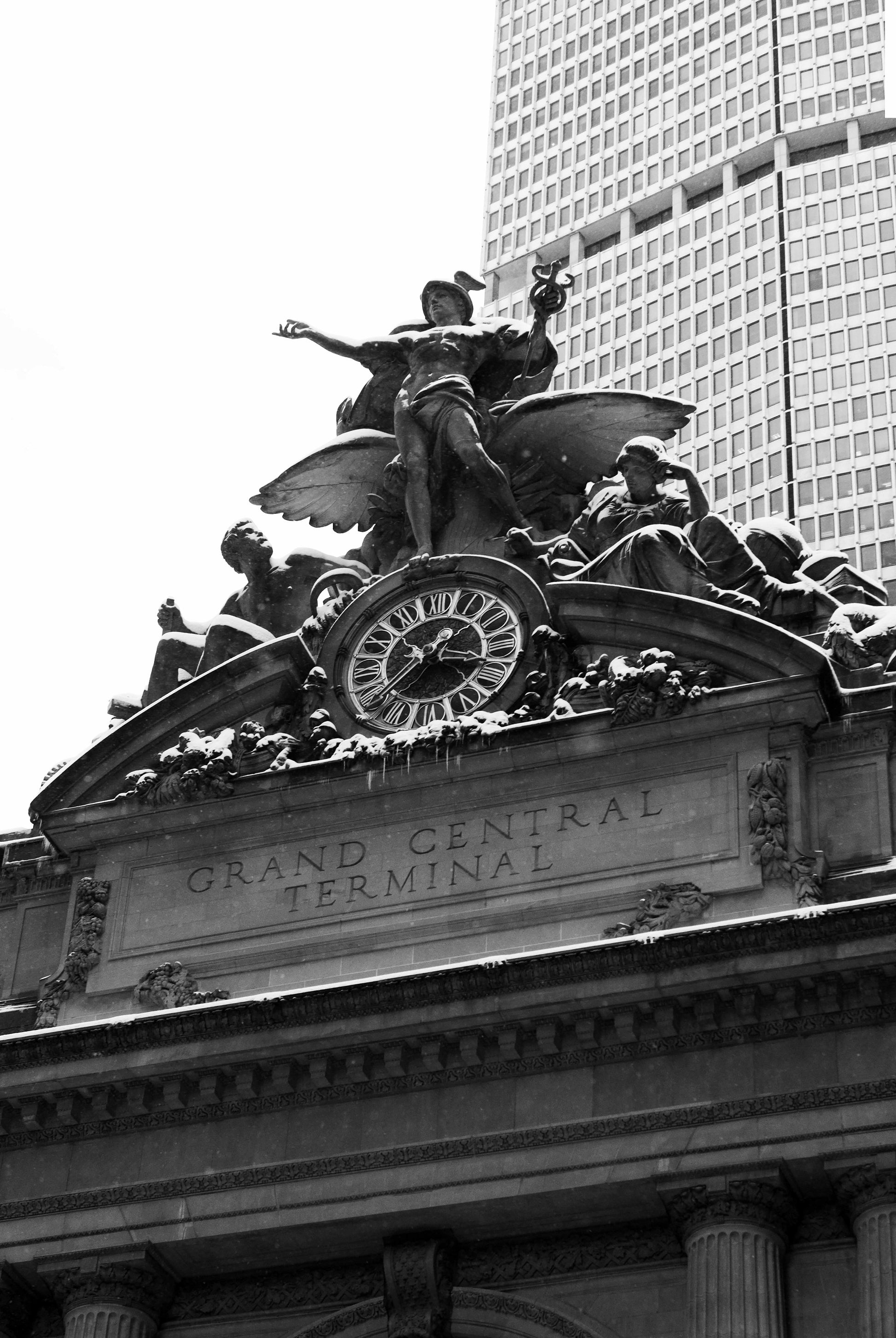Alessandra Mattanza | BRAVERY, Grand Central Station, New York. Hercules, Minerva and Mercury, the god of travel, adorn the 42nd St entrance to Grand Central Station. Available as a photographic print on acrylic glass.