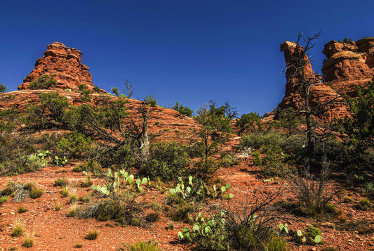 Alessandra Mattanza | ENCHANTMENT, Kachita Woman, Sedona, Arizona, USA. The Kachita Woman Rock overlooking Boyton Canyon in Sedona. Available as an art print or as a photographic print on acrylic glass.